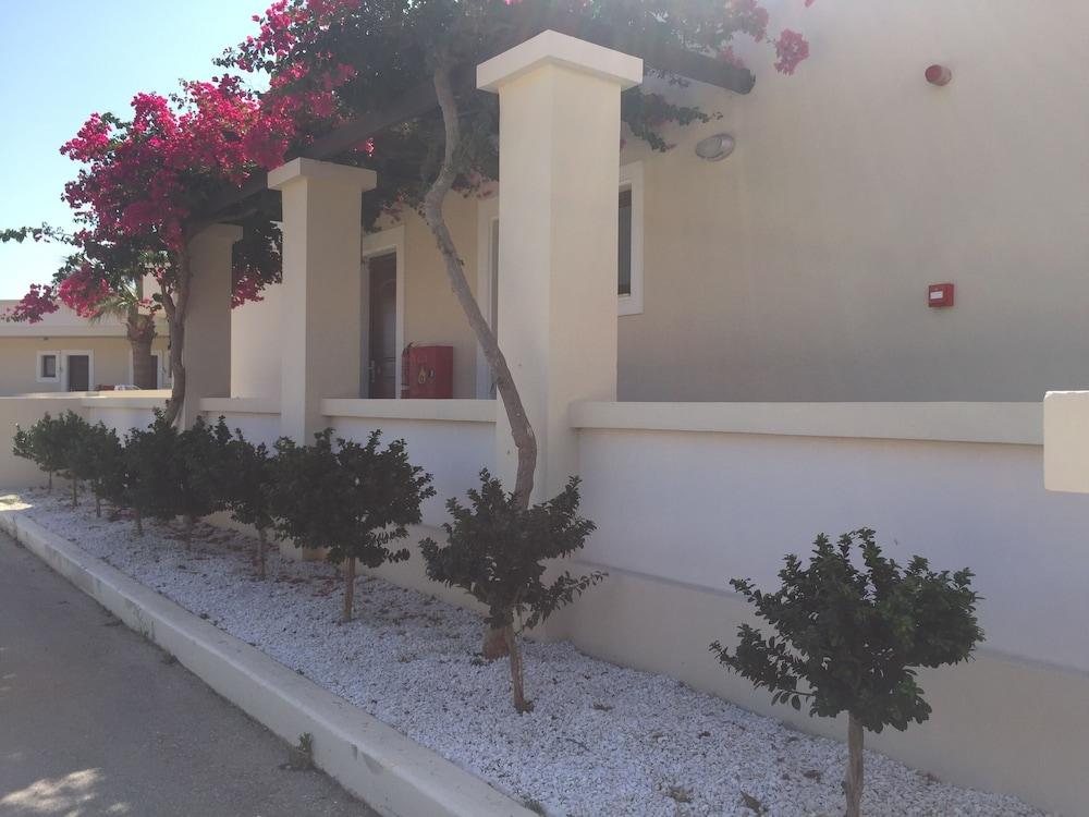 Al Mare Villas คิโอตาริ ภายนอก รูปภาพ
